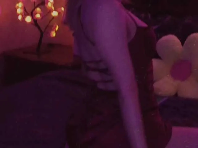 bridgetjean free chat on liveonude Image 10