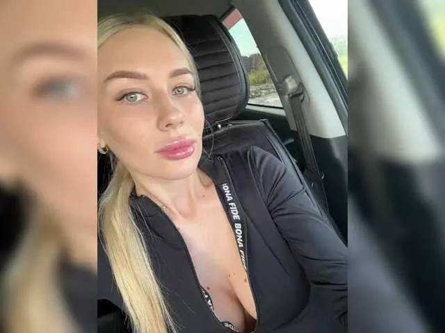 DiamondJo free chat on liveonude Image 10