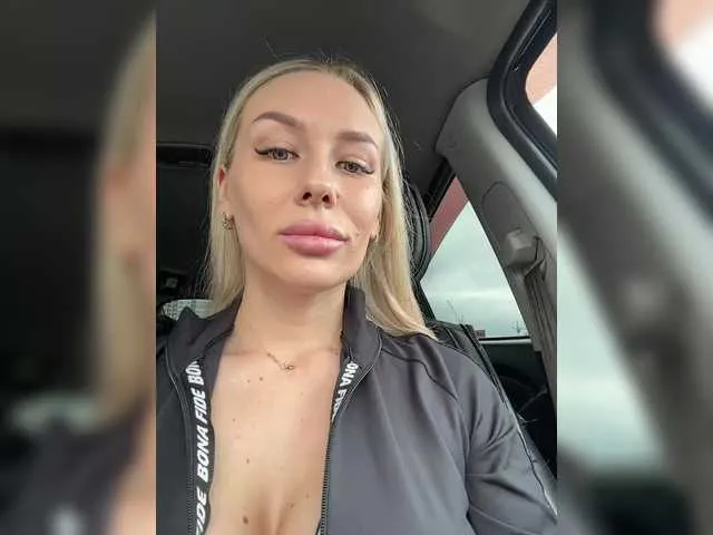 DiamondJo free chat on liveonude Image 9