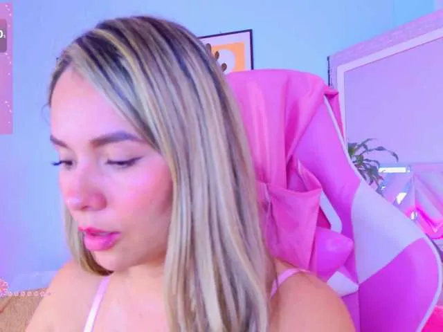 lila_elliot free chat on liveonude Image 7