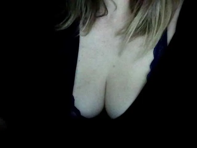 Wild-Angel777 free chat on liveonude Image 4