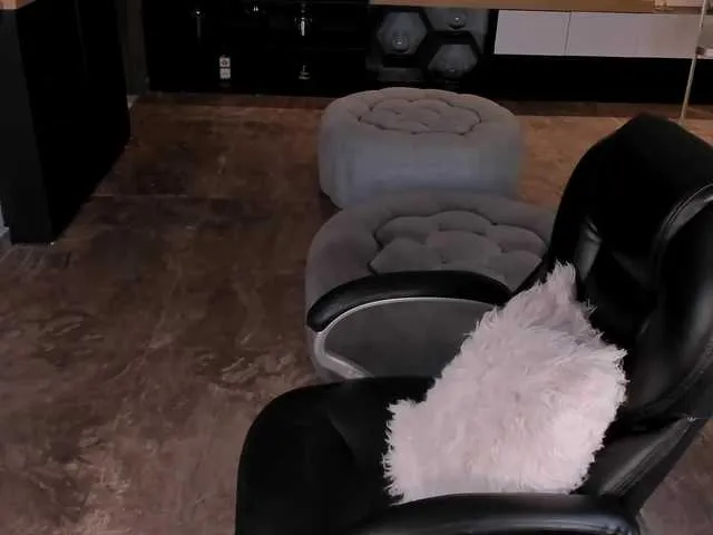 sarah_haggai free chat on liveonude Image 2