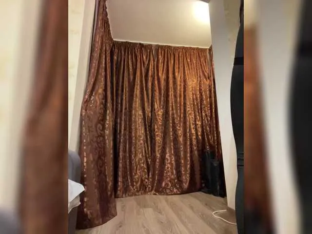 lucy1990xxx free chat on liveonude Image 5