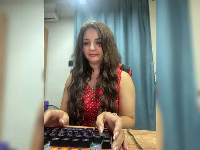 adria_ross free chat on liveonude Image 18