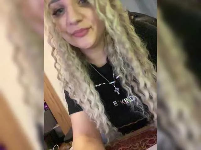 adria_ross free chat on liveonude Image 6