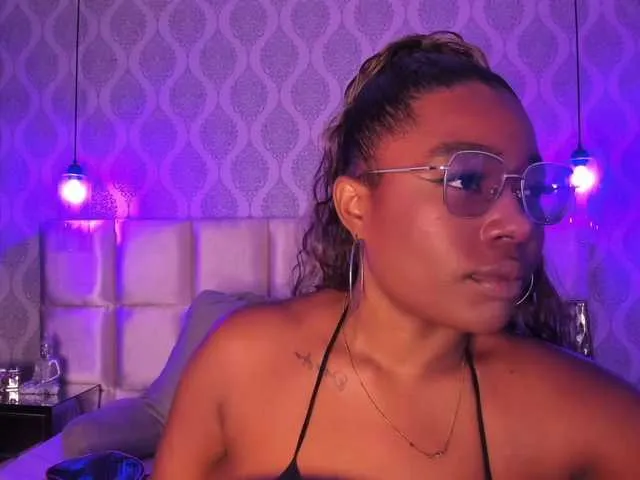 lucy1990xxx free chat on liveonude Image 7