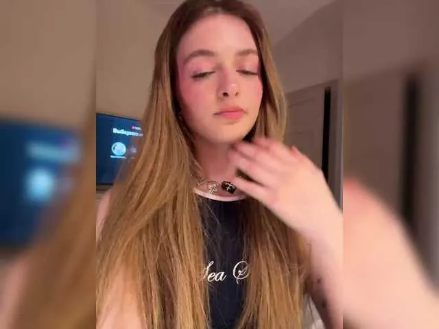 DiamondJo free chat on liveonude Image 4