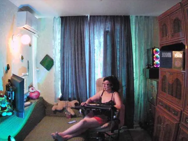 escar_let free chat on liveonude Image 10