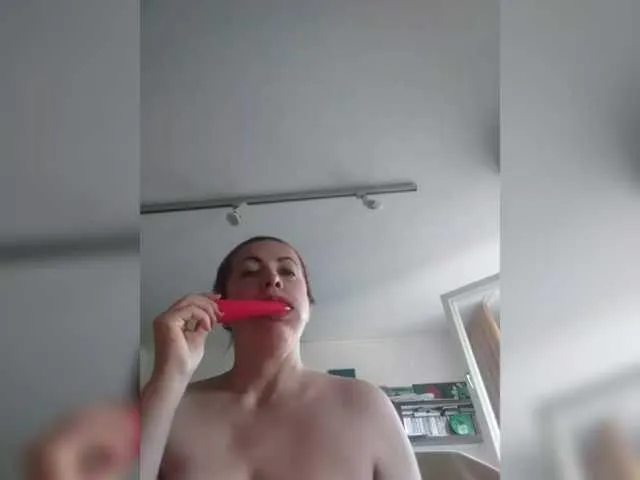 coconoir1 free chat on liveonude Image 12