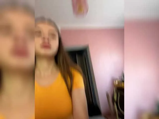 xunybany free chat on liveonude Image 4