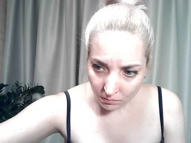 little__sophie18 free chat on liveonude Image 11