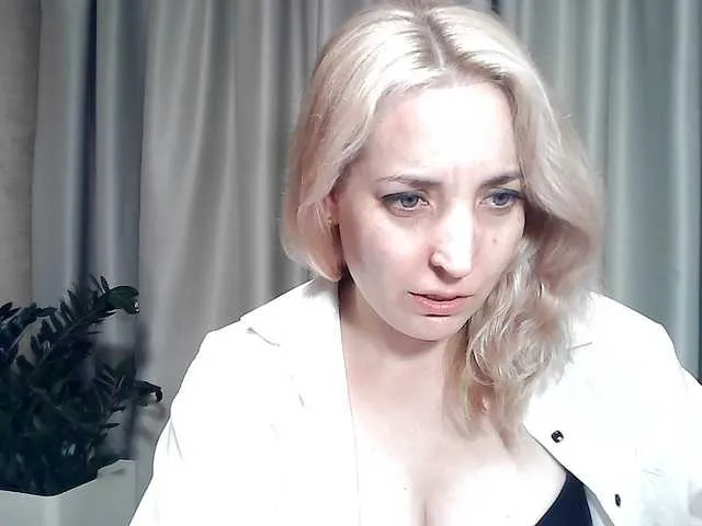 little__sophie18 free chat on liveonude Image 13