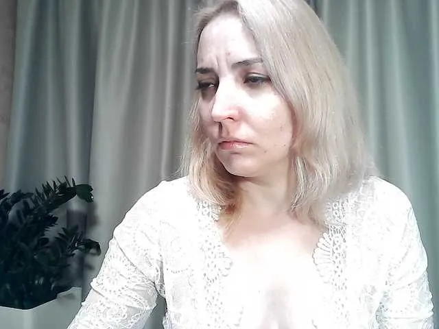 little__sophie18 free chat on liveonude Image 15