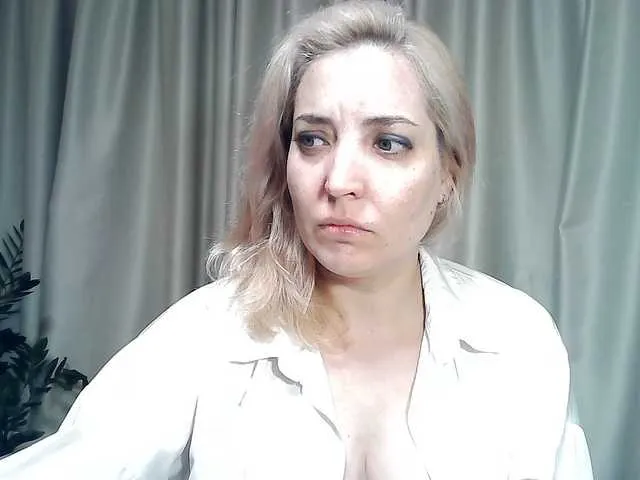 little__sophie18 free chat on liveonude Image 16