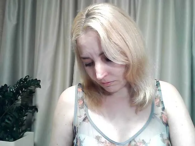 little__sophie18 free chat on liveonude Image 3