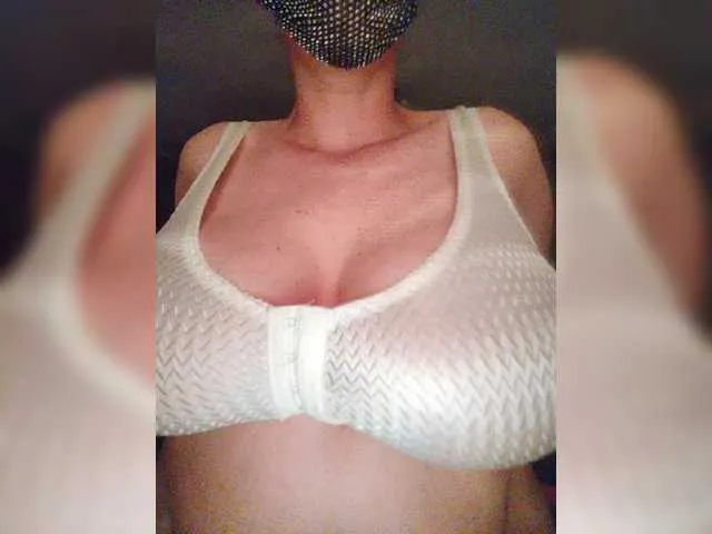 harleyysummers free chat on liveonude Image 4