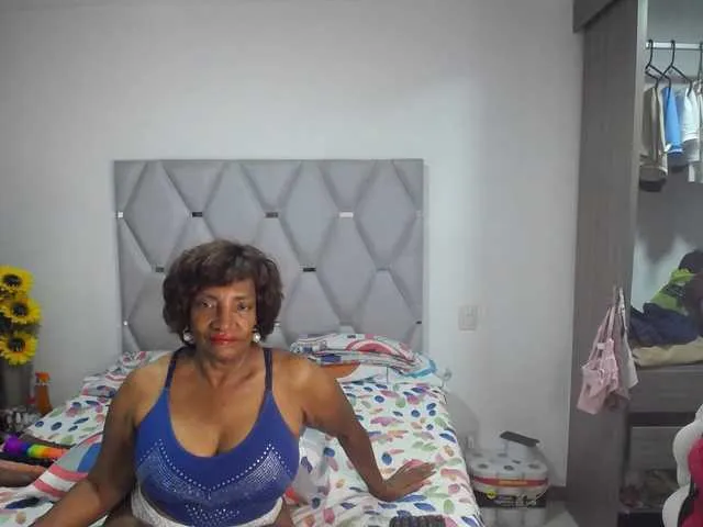 xunybany free chat on liveonude Image 4