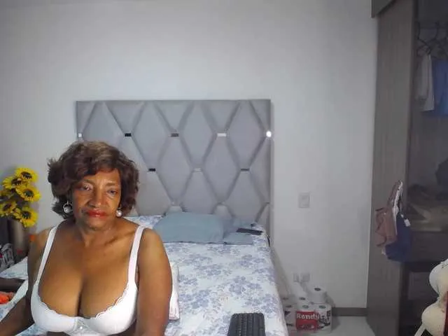 xunybany free chat on liveonude Image 9