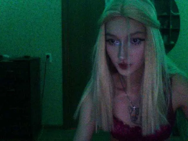 Maya-onelya free chat on liveonude