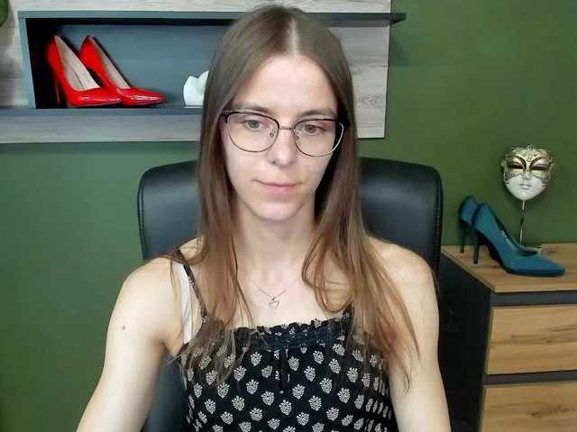 tina_lyn free chat on liveonude Image 13