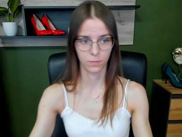 tina_lyn free chat on liveonude Image 9