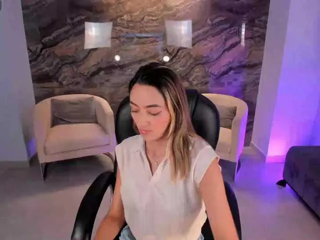 DiamondJo free chat on liveonude Image 15