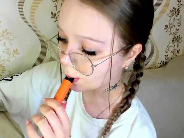 ELENA-XXX free chat on liveonude Image 17