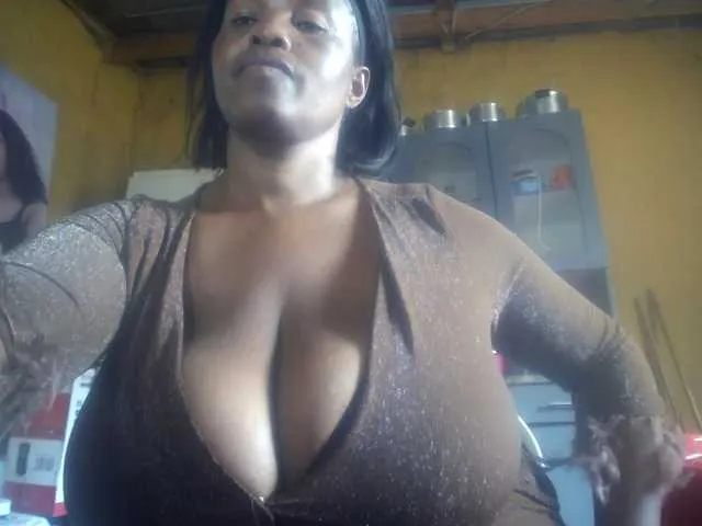 BELBIG free chat on liveonude Image 17