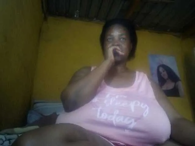 BELBIG free chat on liveonude Image 3