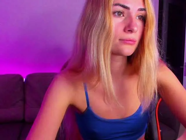 DiamondJo free chat on liveonude Image 17