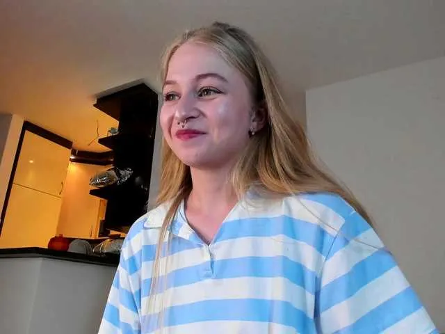 samanthaheinz free chat on liveonude Image 16