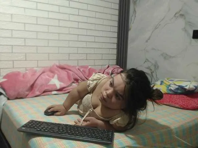 brilliantvictoria free chat on liveonude Image 2