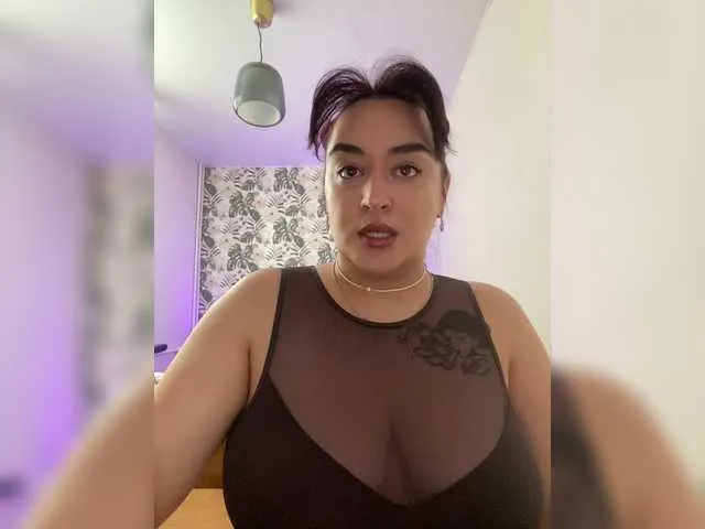 MilaLav free chat on liveonude