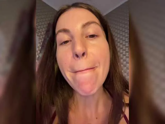 alicia239 free chat on liveonude Image 14