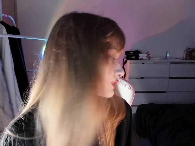 DiamondJo free chat on liveonude Image 16