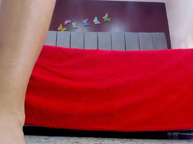 MiaLiaHot free chat on liveonude Image 6