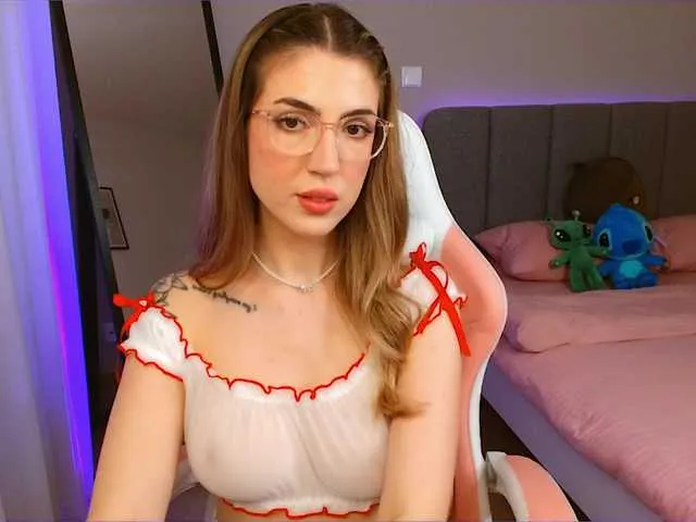 Mrs-Tory free chat on liveonude