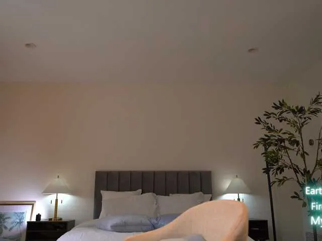 liightanddarkness11_11 free chat on liveonude Image 14