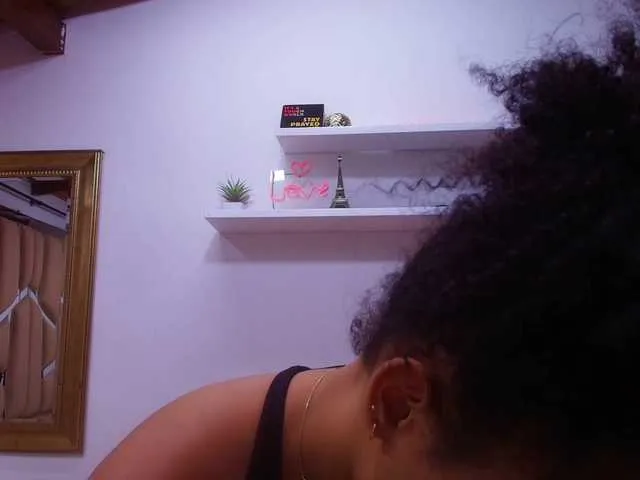 DiamondJo free chat on liveonude Image 11