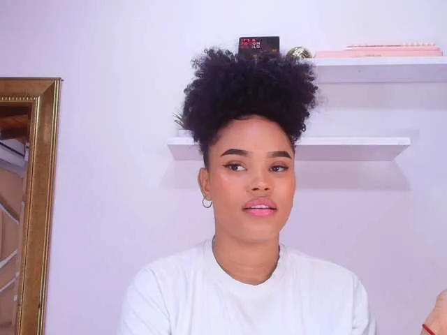 DiamondJo free chat on liveonude Image 6