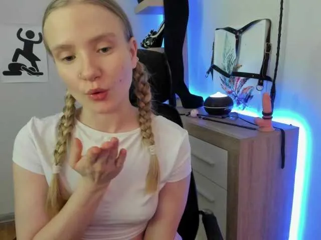 NancyErotic free chat on liveonude