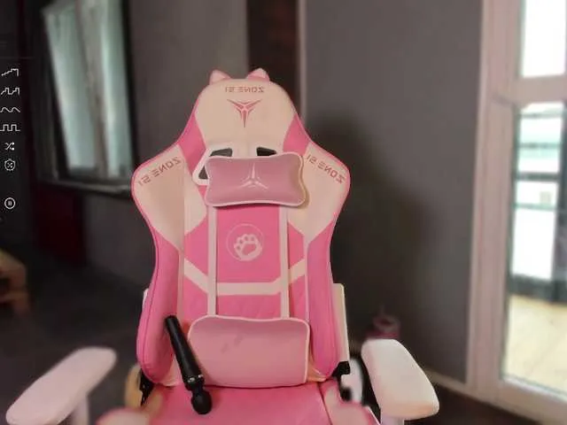 DiamondJo free chat on liveonude Image 8