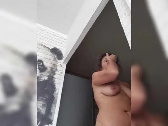 DiamondJo free chat on liveonude Image 16