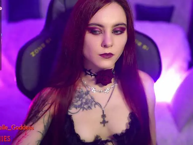 MiaLiaHot free chat on liveonude Image 16