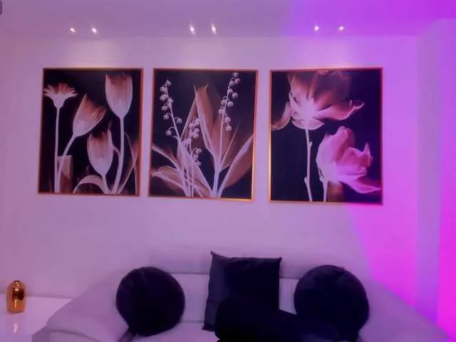 Wild-Angel777 free chat on liveonude Image 5