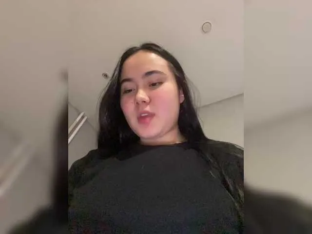 adria_ross free chat on liveonude Image 2