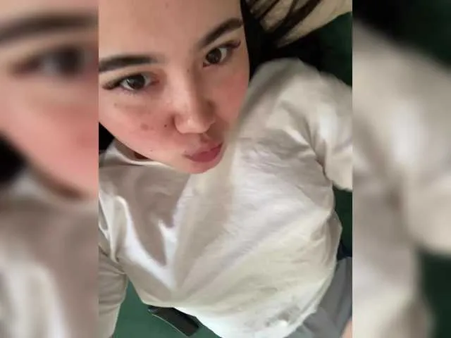 adria_ross free chat on liveonude Image 6