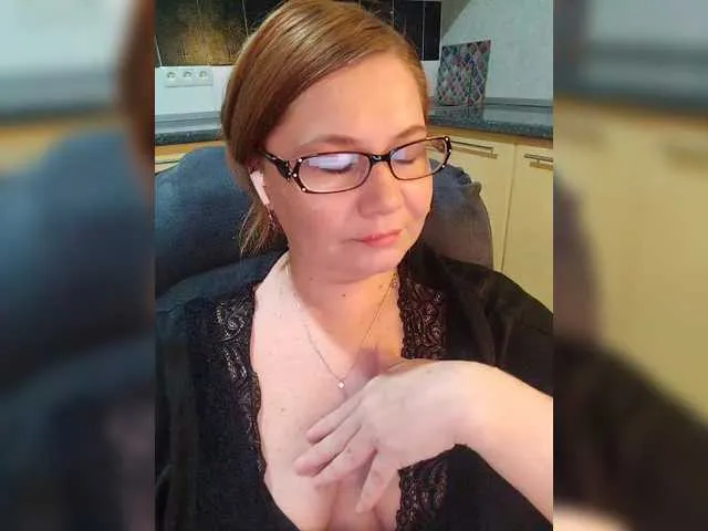 BELBIG free chat on liveonude Image 6