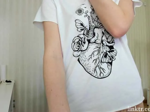 mandarinkaa free chat on liveonude Image 8