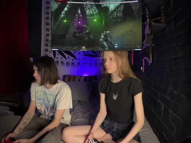 orneliyy free chat on liveonude